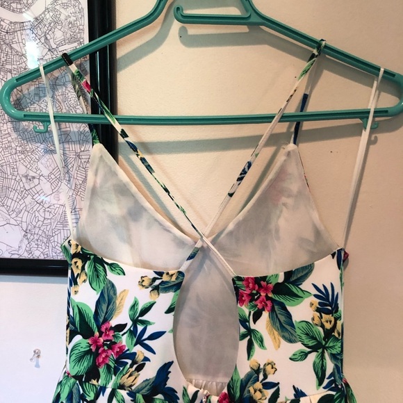 ✨Paper Crane✨ Floral Mini Dress - Picture 8 of 8